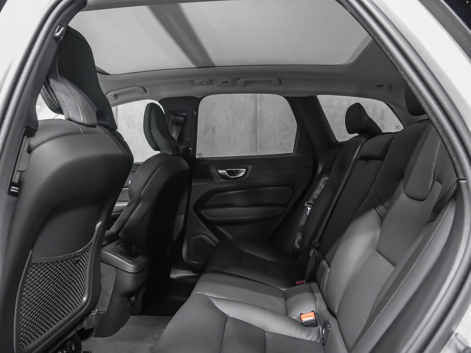 2025 Volvo XC60 Plus-11