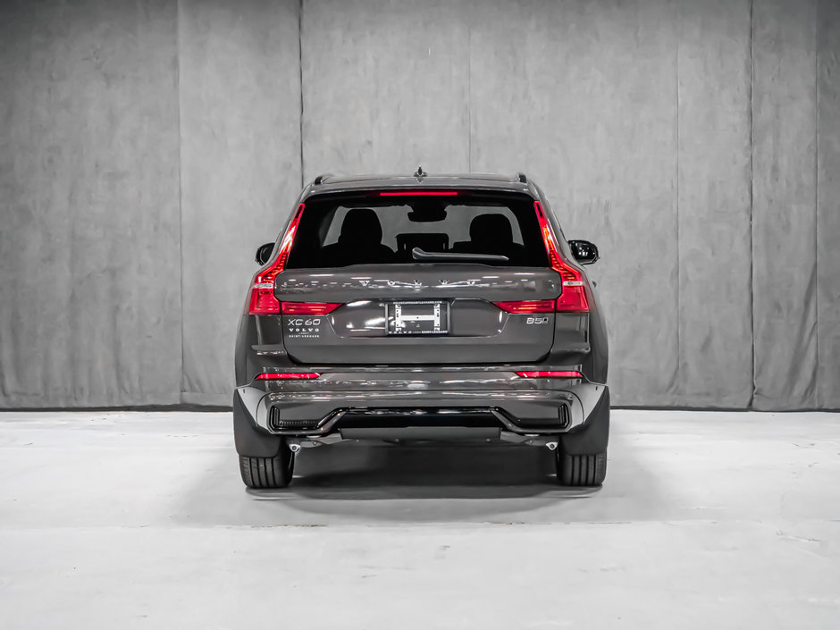 2025 Volvo XC60 Plus Dark Theme-5