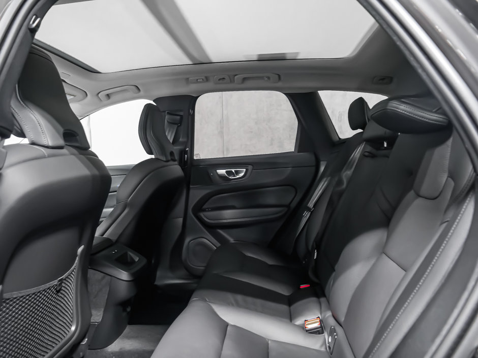 2025 Volvo XC60 Plus Dark Theme-11