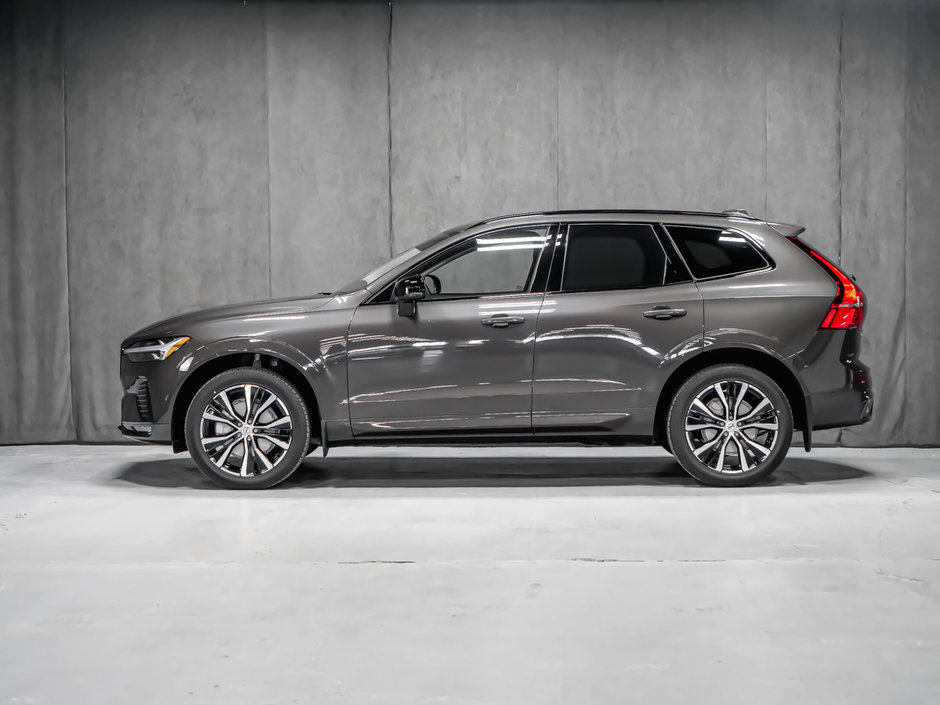 2025 Volvo XC60 Plus Dark Theme-4