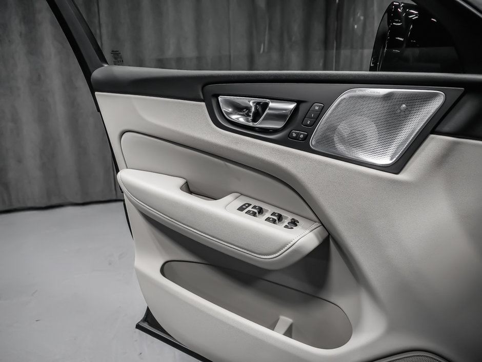 2025 Volvo XC60 Ultra-9