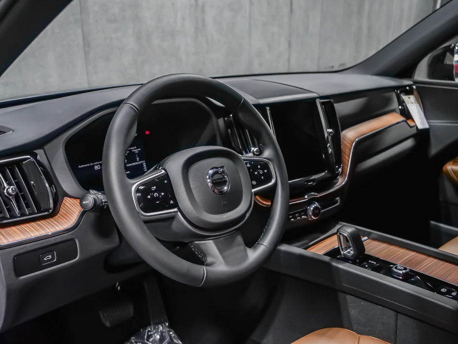 2025 Volvo XC60 Plus-8
