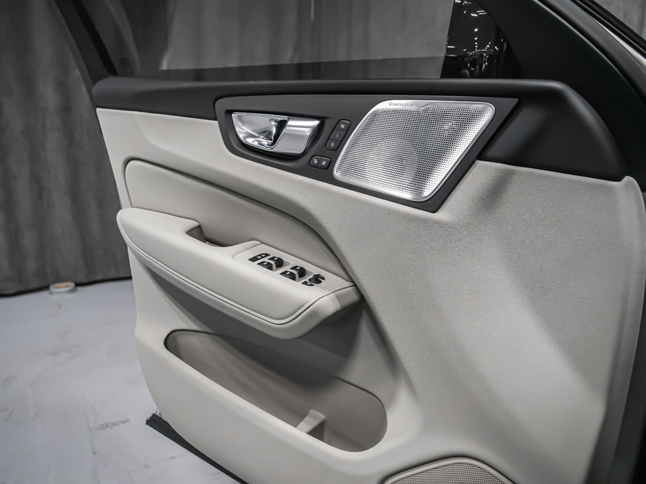 2025 Volvo XC60 Ultra-9