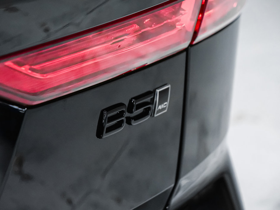 2025 Volvo XC60 Ultra Black Edition-9