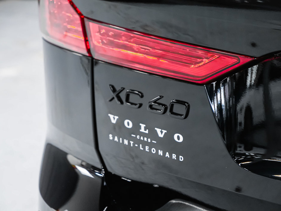 2025 Volvo XC60 Ultra Black Edition-8
