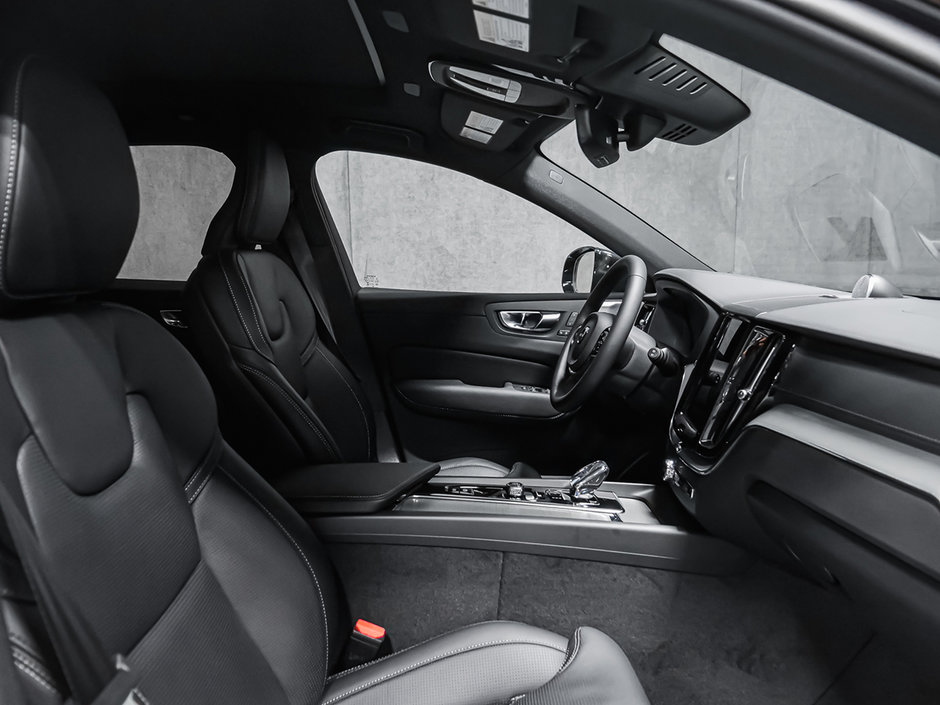 2025 Volvo XC60 Ultra Black Edition-15