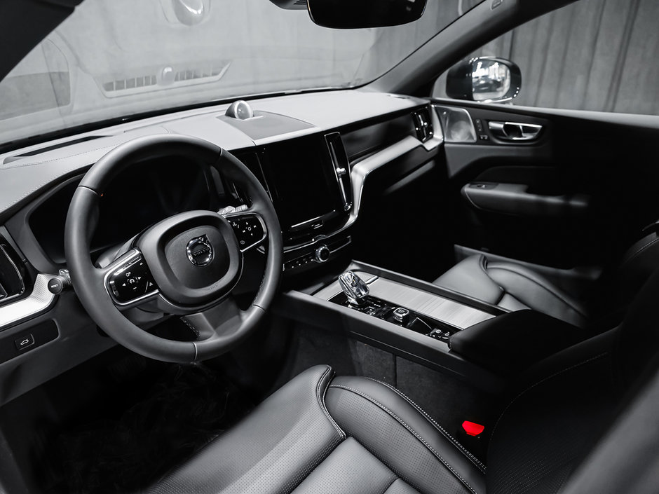 2025 Volvo XC60 Ultra Black Edition-10