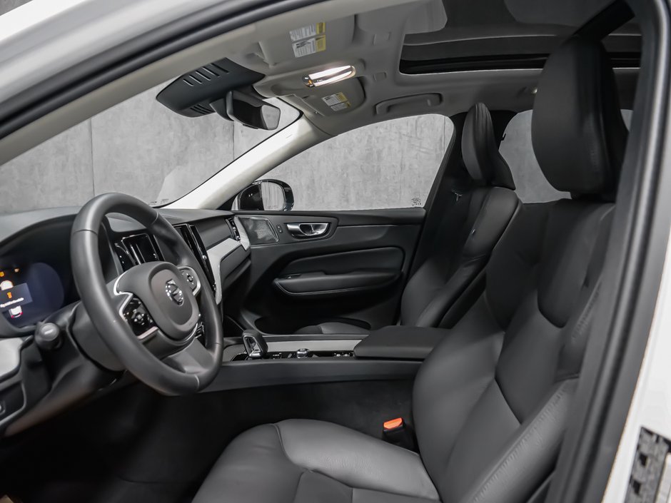 2025 Volvo XC60 B5 PLUS DARK CLIMATE HARMAN-13