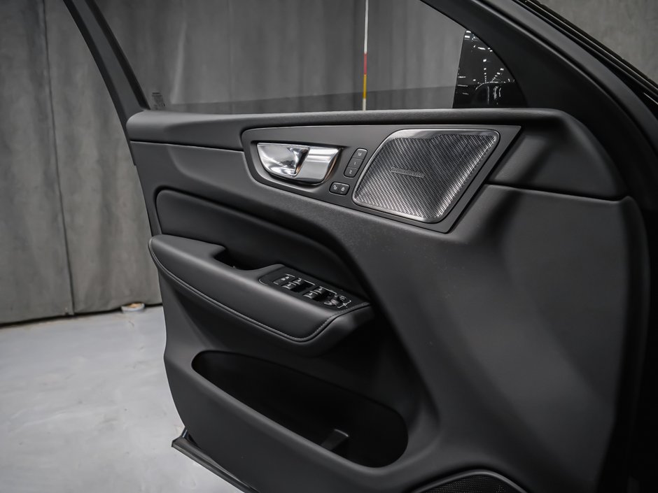 Volvo XC60 B5 PLUS DARK CLIMATE HARMAN 2025-9