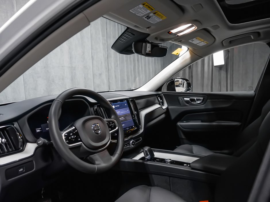 Volvo XC60 Plus, B5 AWD, Dark Theme 2025-6