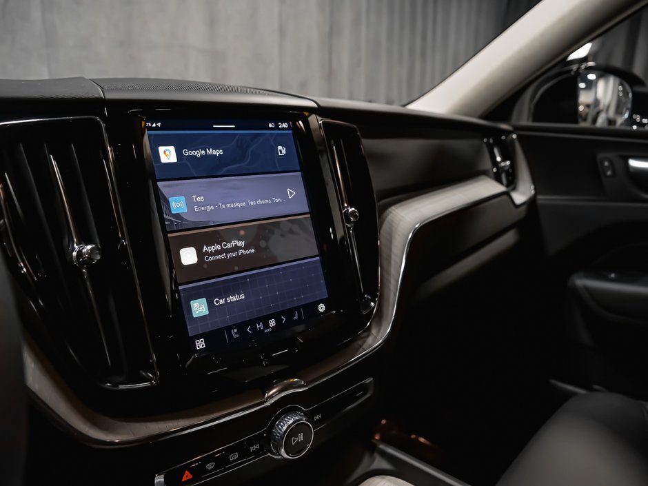 Volvo XC60 Plus, B5 AWD, Dark Theme 2025-11