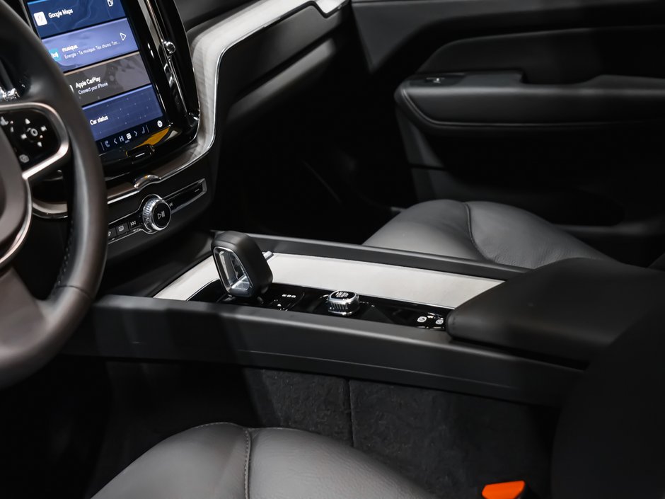 Volvo XC60 Plus, B5 AWD, Dark Theme 2025-7