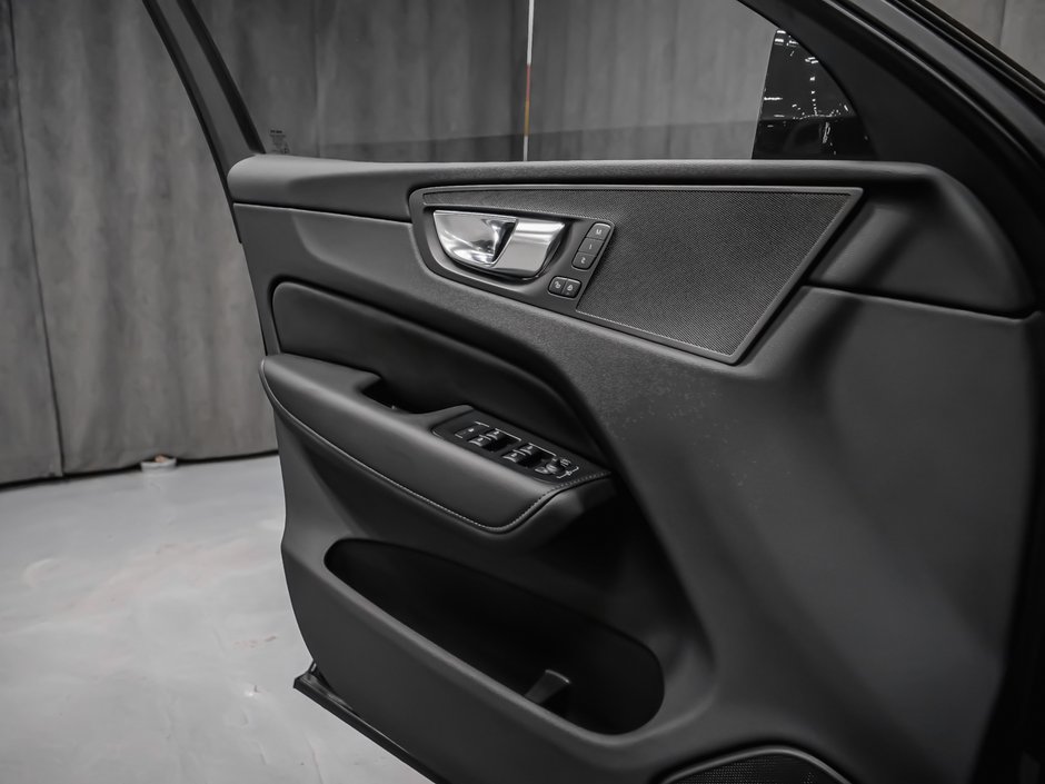 Volvo XC60 B5 CORE DARK CLIMATE 2025-7