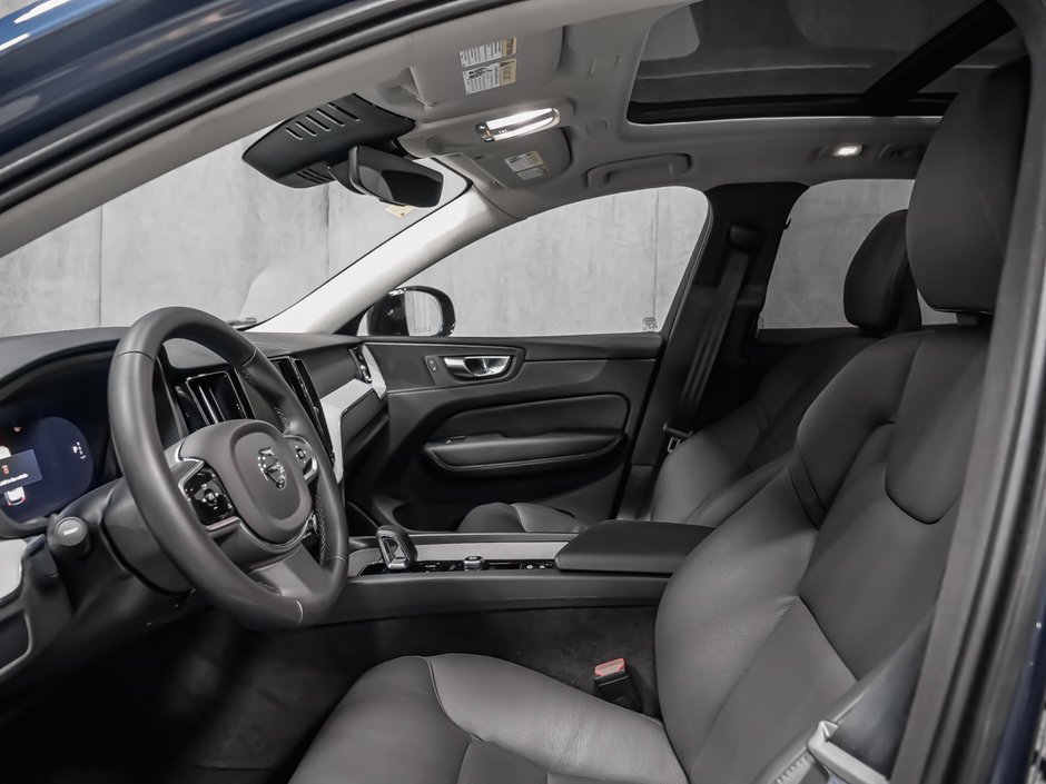 2025 Volvo XC60 B5 PLUS DARK CLIMATE-10
