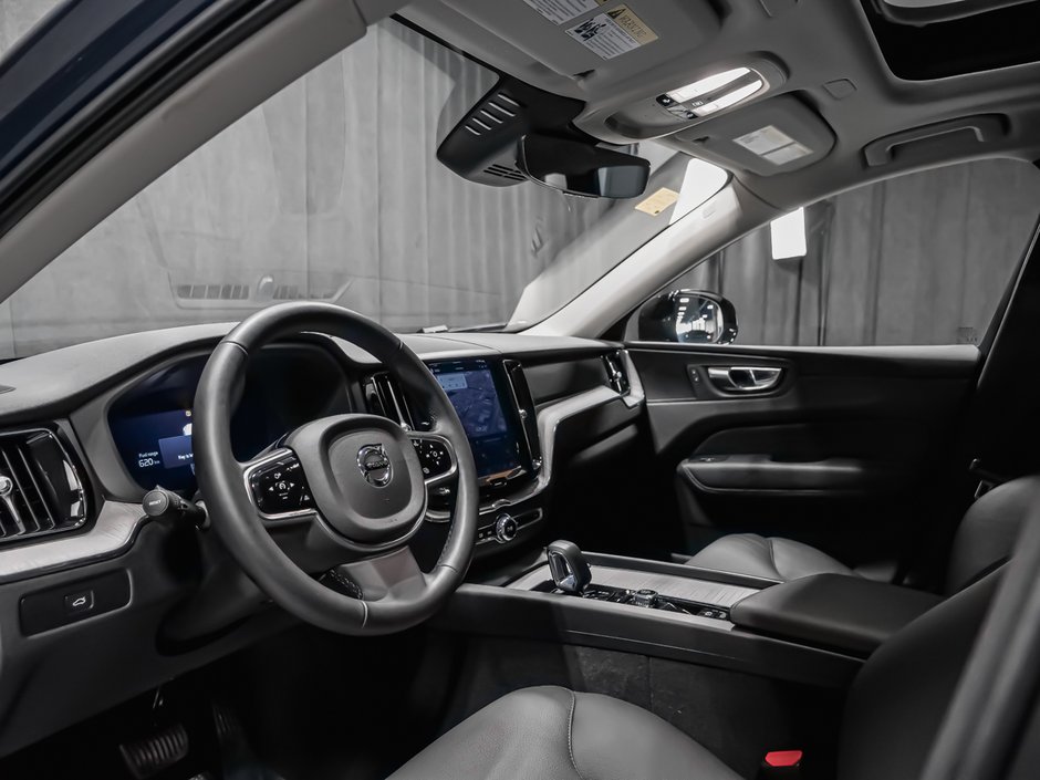 2025 Volvo XC60 B5 PLUS DARK CLIMATE-5