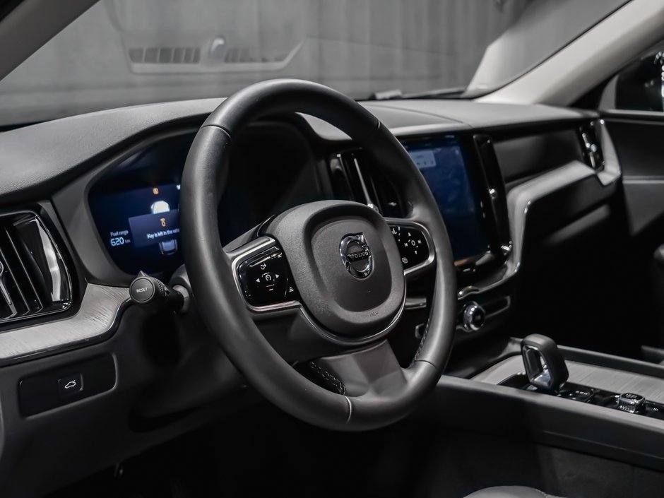 2025 Volvo XC60 B5 PLUS DARK CLIMATE-7