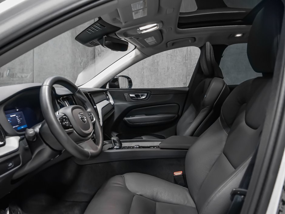 2025 Volvo XC60 B5 PLUS DARK CLIMAT MAGS 20PO-12
