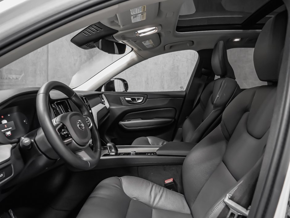 2025 Volvo XC60 Plus Dark Theme-11