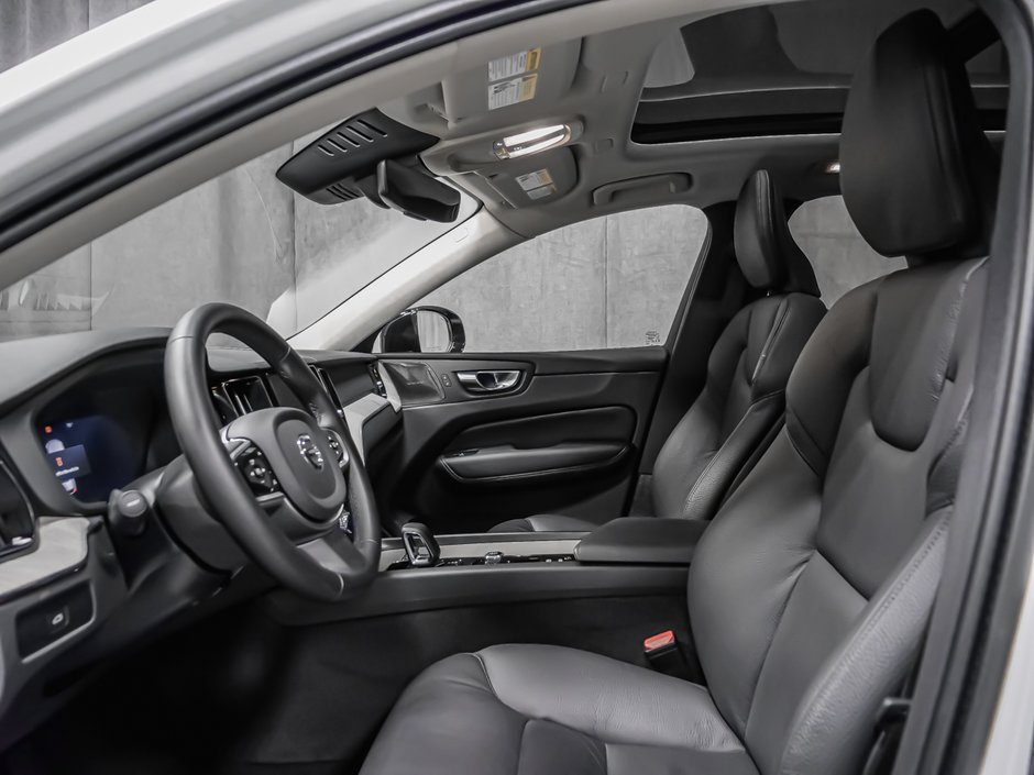 2025 Volvo XC60 B5 PLUS DARK CLIMATE-11