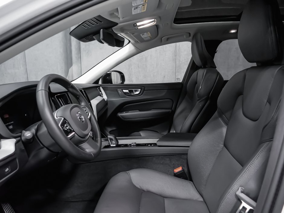 Volvo XC60 B5 PLUS DARK CLIMATE 2025-11