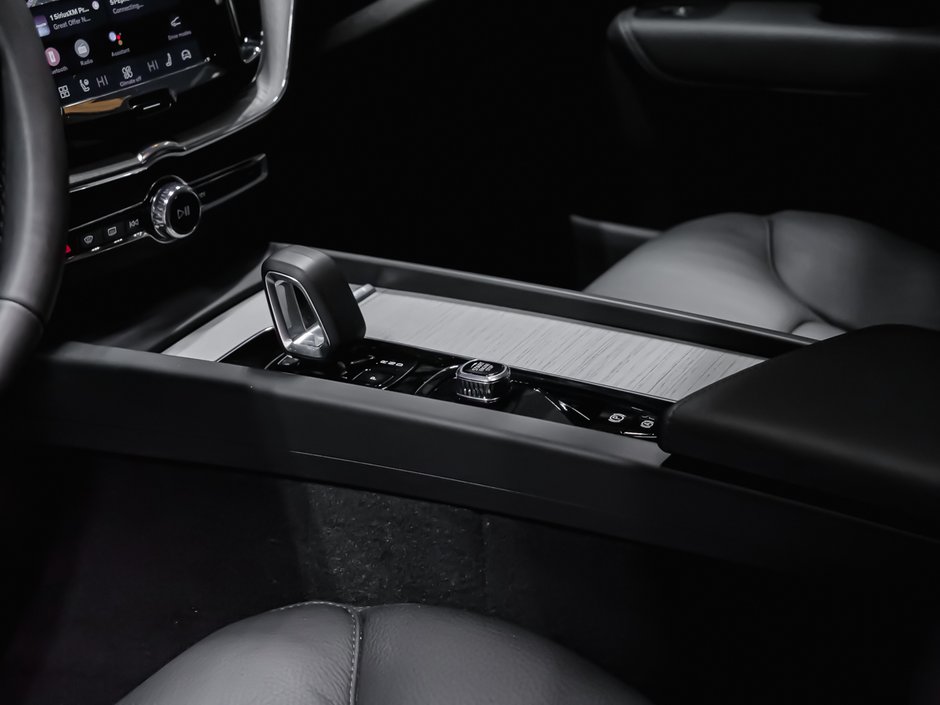 Volvo XC60 B5 PLUS DARK CLIMATE 2025-6