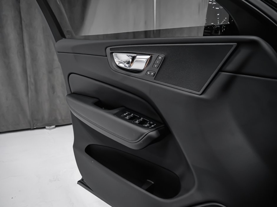 Volvo XC60 B5 PLUS DARK CLIMATE 2025-8
