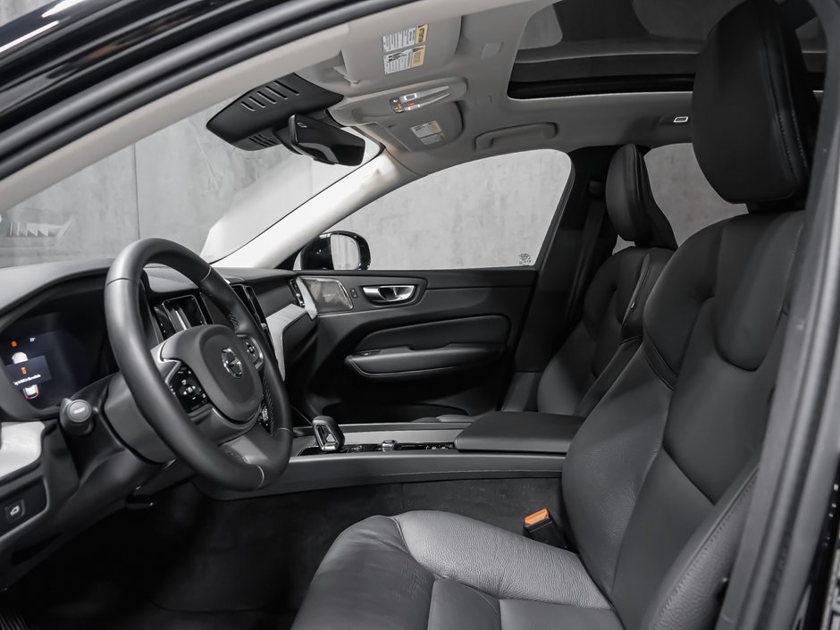 2025 Volvo XC60 B5 PLUS DARK CLIMATE-11