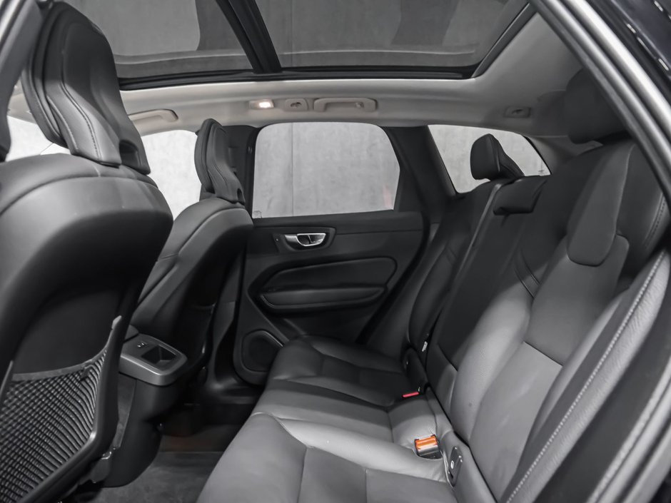 2025 Volvo XC60 B5 PLUS DARK CLIMATE-12