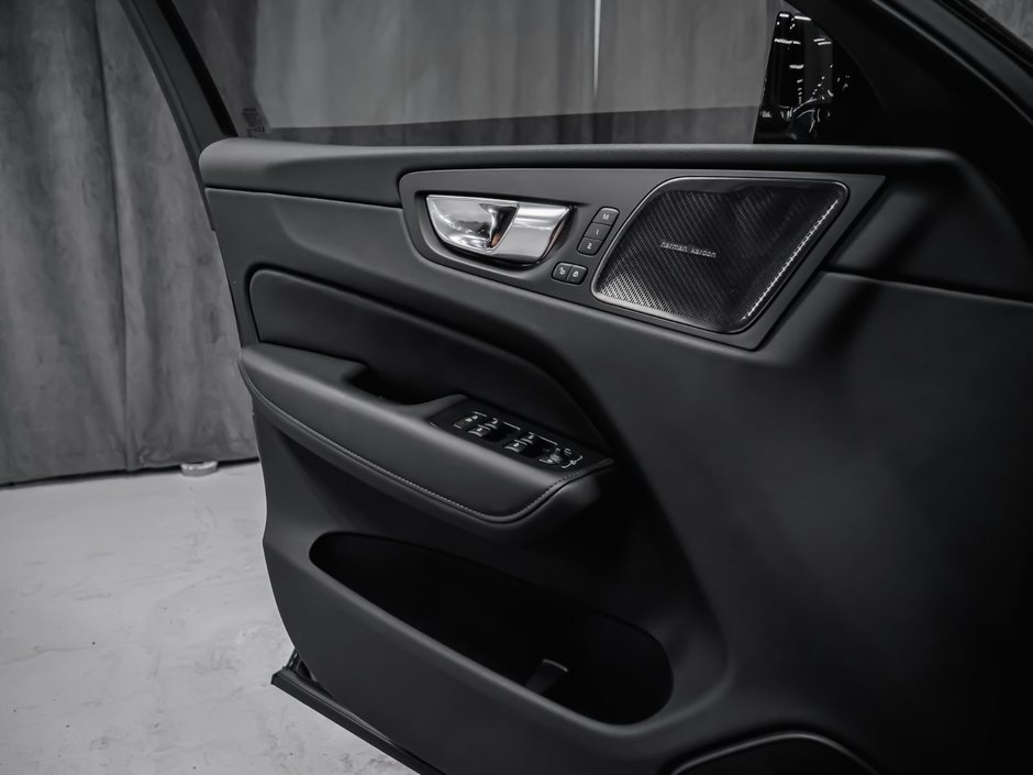 2025 Volvo XC60 B5 PLUS DARK CLIMATE-8