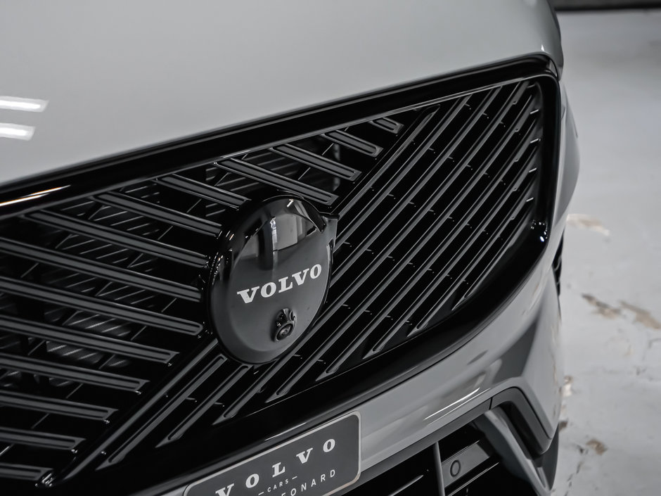 2026 Volvo XC60 Ultra Black Edition-23