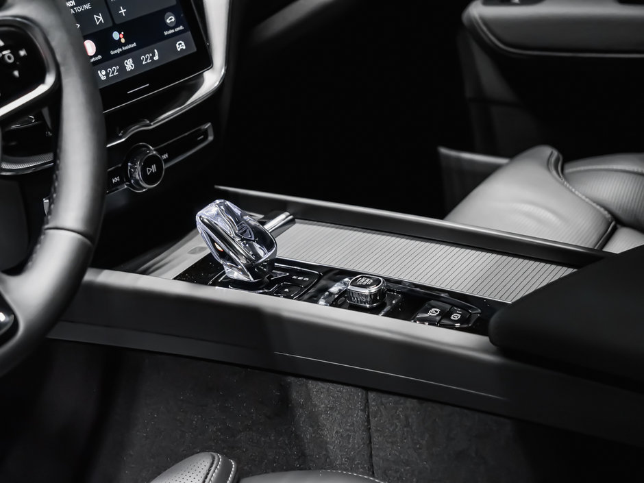 2026 Volvo XC60 Ultra Black Edition-12
