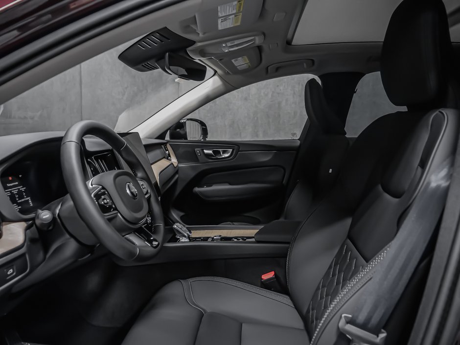 2026 Volvo XC60 Plus-11