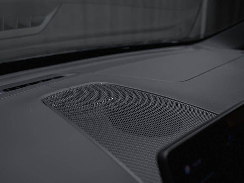2026 Volvo XC60 Ultra Black Edition-13