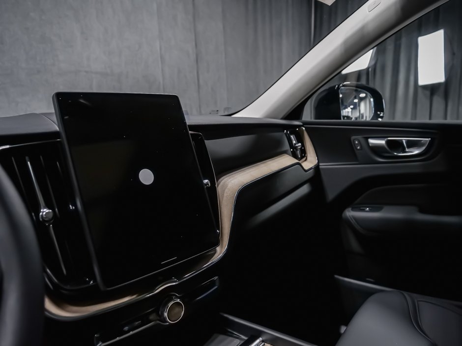 2026 Volvo XC60 Core-10