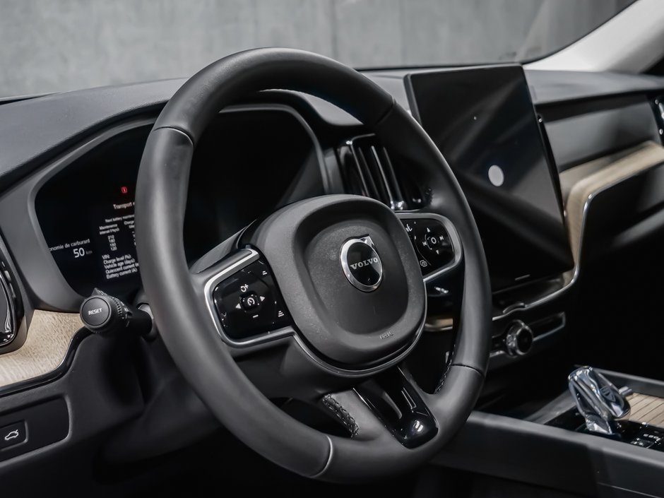 2026 Volvo XC60 Plus-8