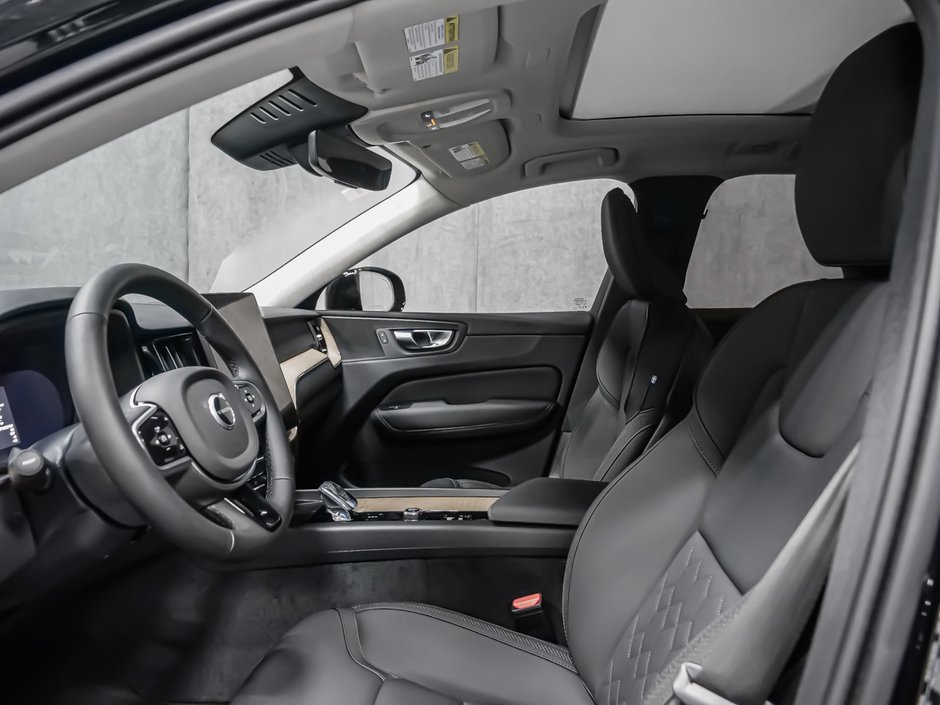 2026 Volvo XC60 Plus-10