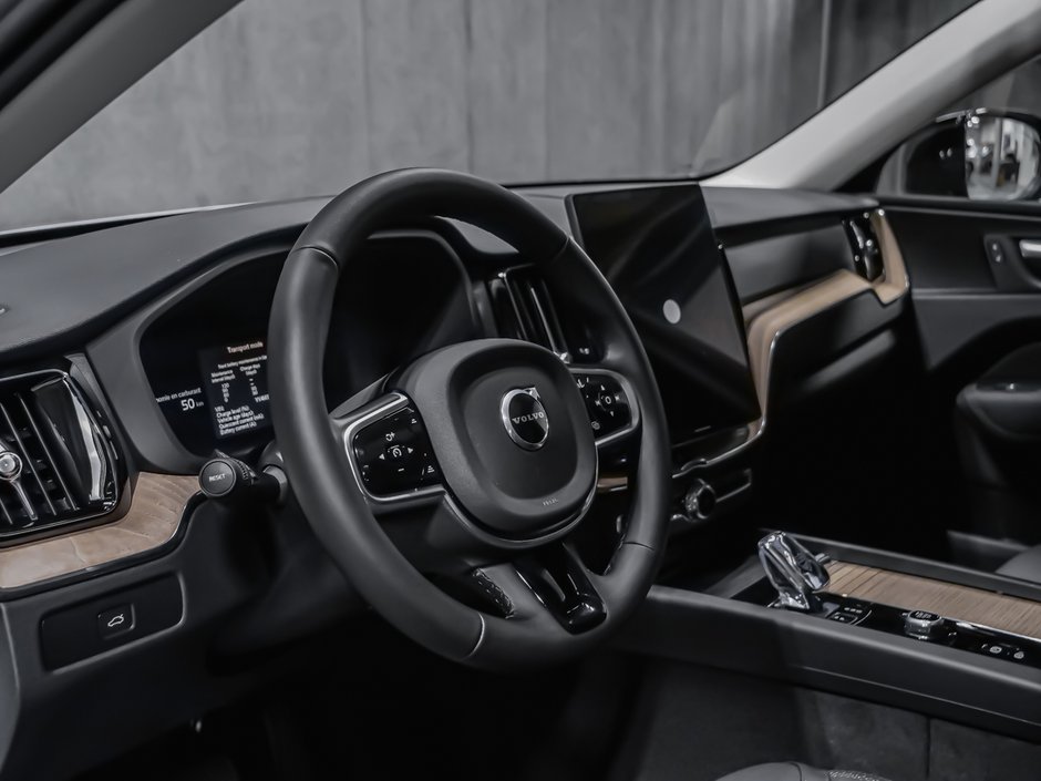 2026 Volvo XC60 Plus-8