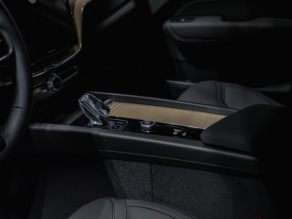 2026 Volvo XC60 Plus-7