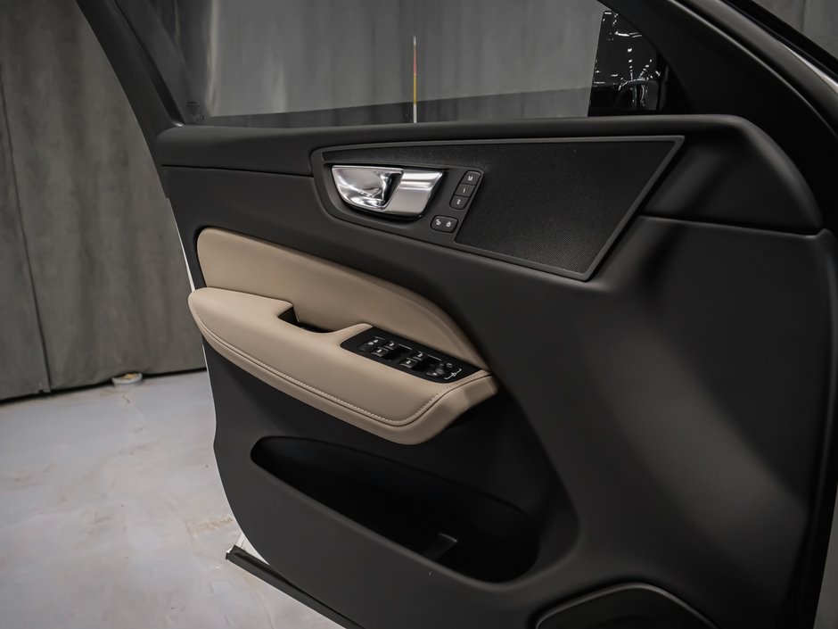 2026 Volvo XC60 Plus-9