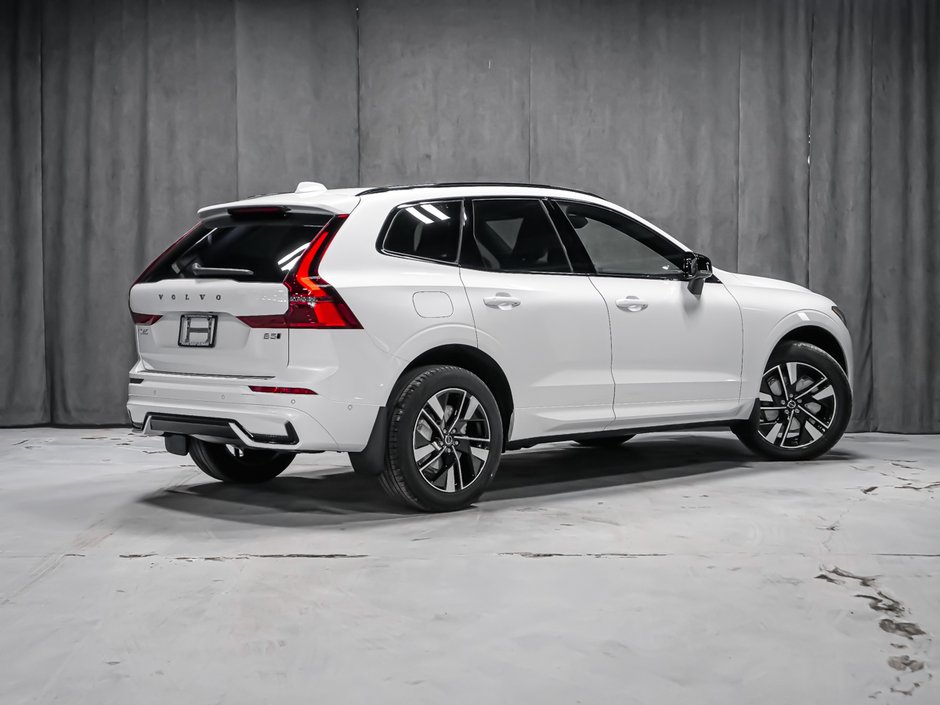 2026 Volvo XC60 Plus-3