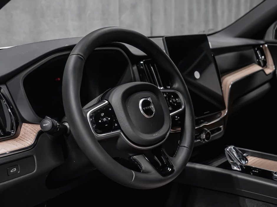 2026 Volvo XC60 Plus-8