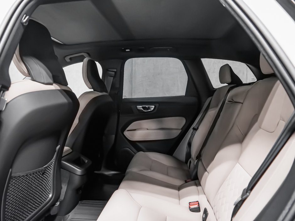 2026 Volvo XC60 Plus-11