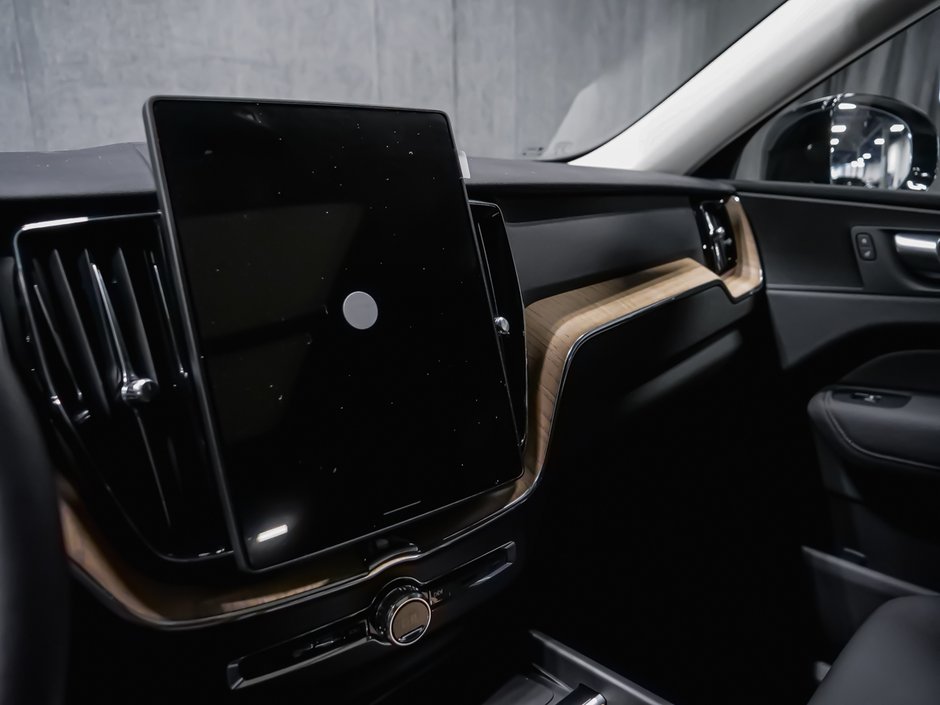 2026 Volvo XC60 Plus-10