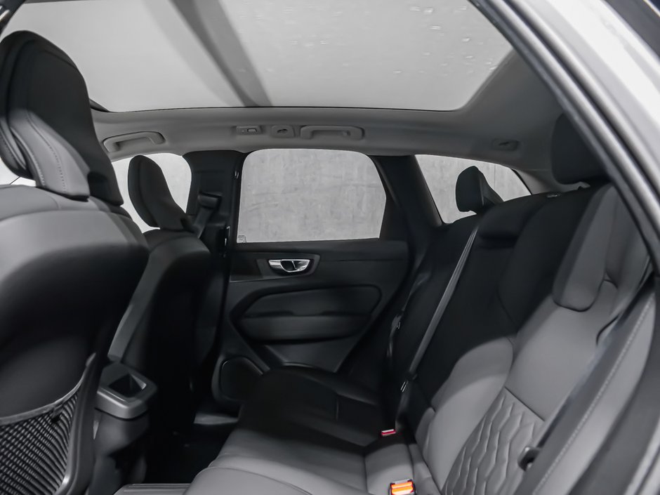 2026 Volvo XC60 Plus-12