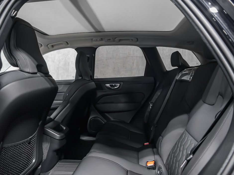 2026 Volvo XC60 Plus-7