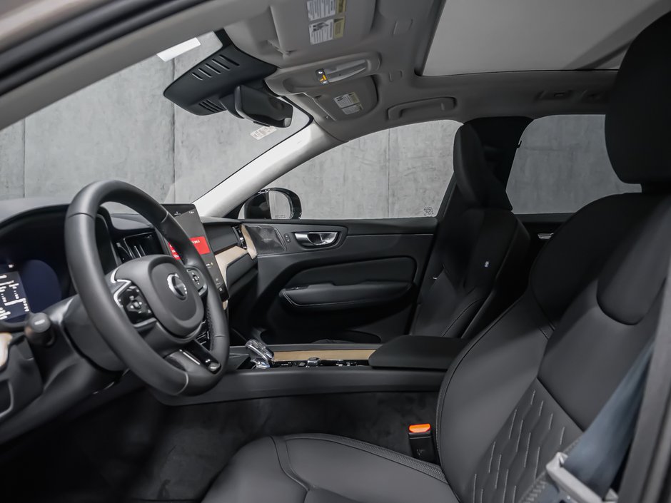 2026 Volvo XC60 Plus-11