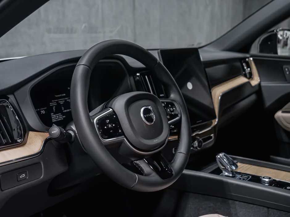 2026 Volvo XC60 Plus-8