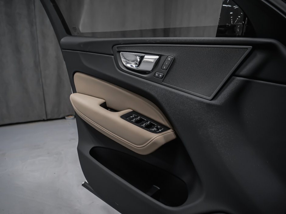 2026 Volvo XC60 Plus-9