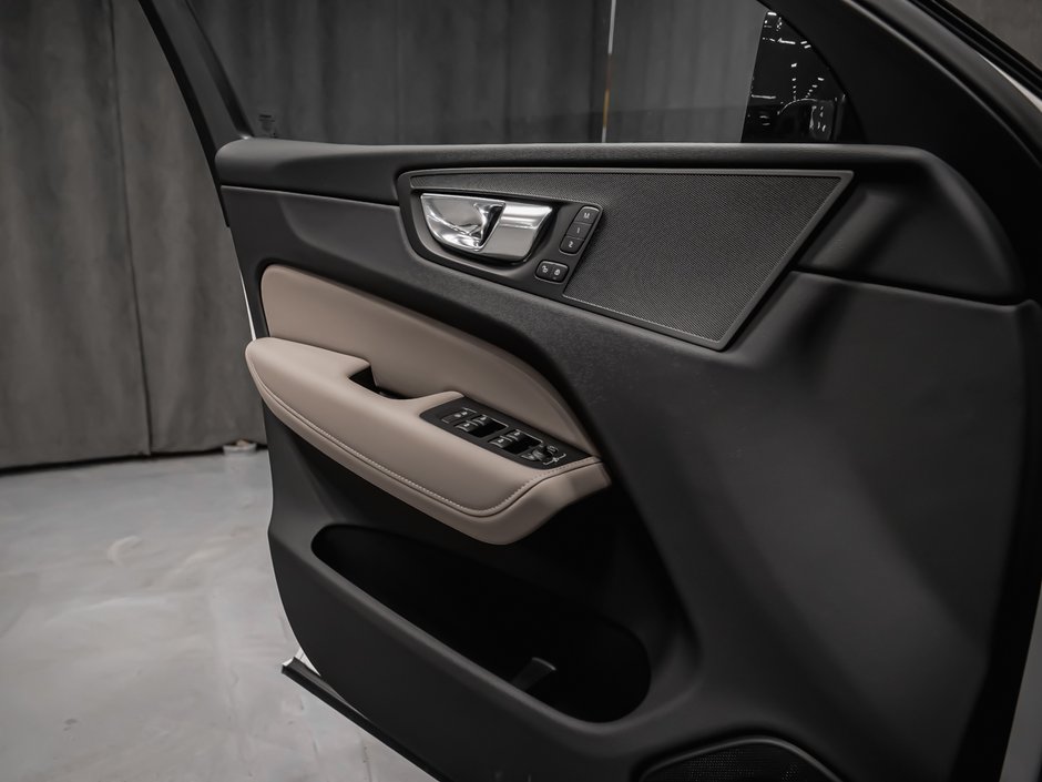 Volvo XC60 Core 2026-8