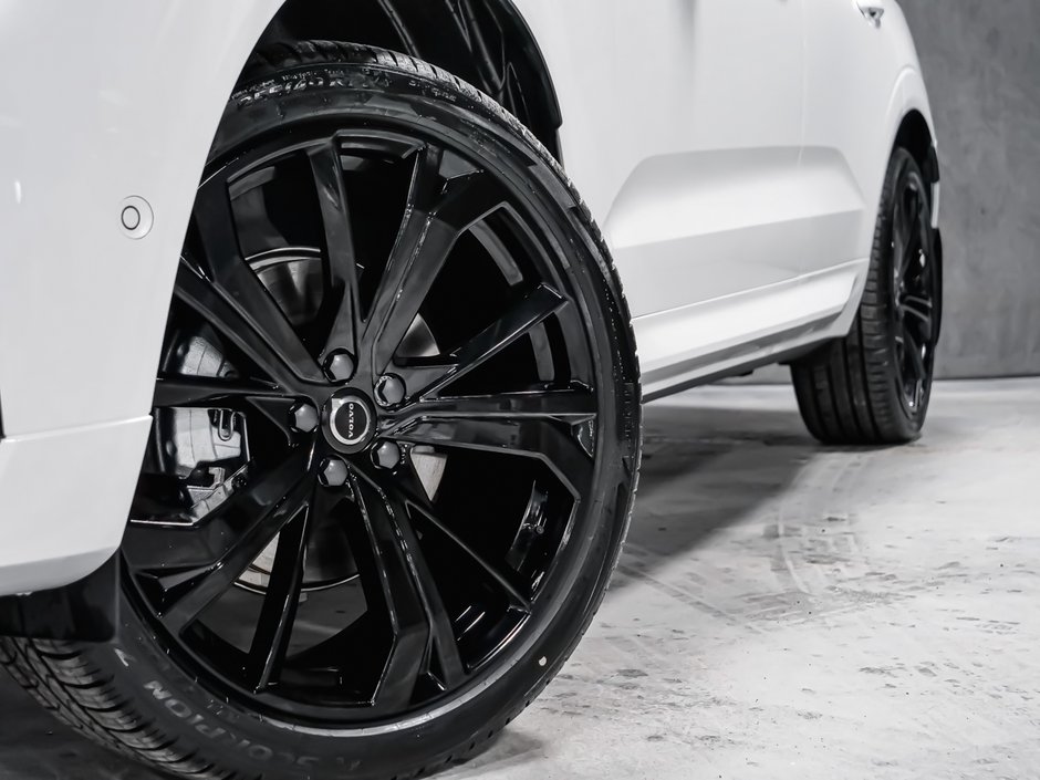 2026 Volvo XC60 Ultra Black Edition-13
